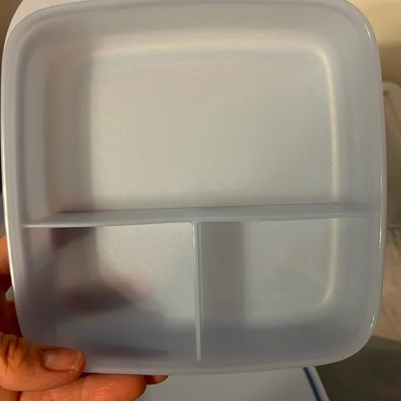 New from Tupperware Perfect lunchbox food storage container - Picture 6 of 7